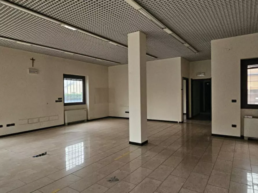 Immagine 5 di Negozio in vendita  a San Bonifacio