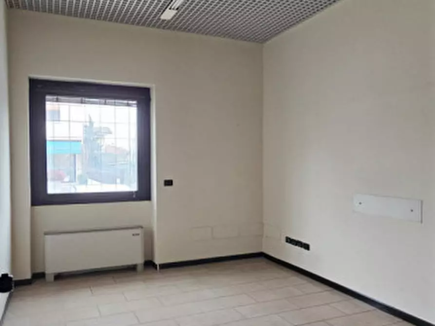 Immagine 6 di Negozio in vendita  a San Bonifacio