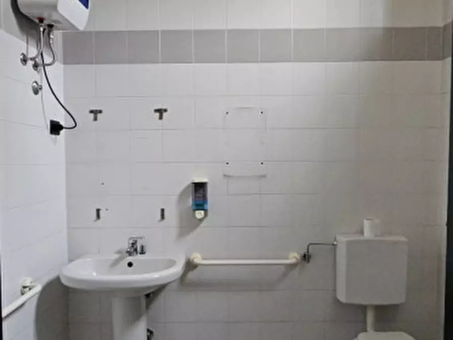 Immagine 7 di Negozio in vendita  a San Bonifacio