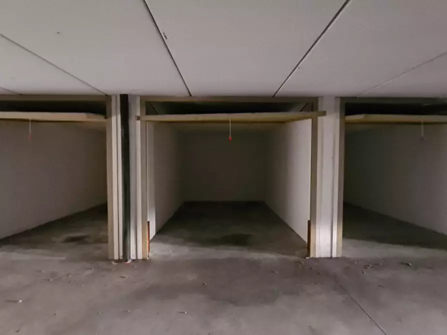 Immagine 6 di Garage in vendita  in Via Romanina a Castelfranco Veneto