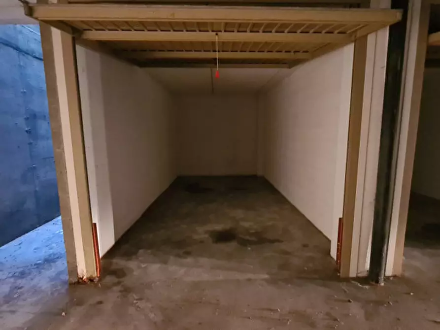 Immagine 7 di Garage in vendita  in Via Romanina a Castelfranco Veneto