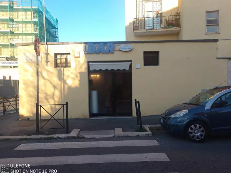 Immagine 1 di Negozio in affitto  in via ottavio assarotti a Roma