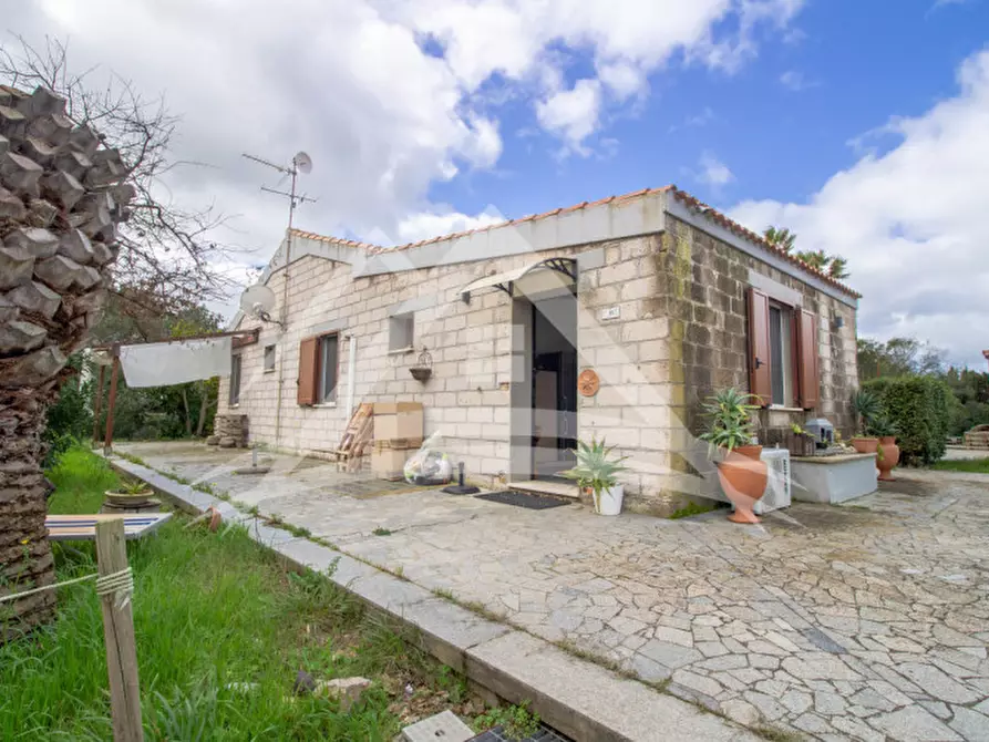 Immagine 3 di Bed & Breakfast in vendita  a Stintino