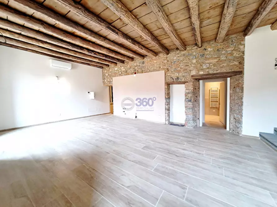 Immagine 1 di Appartamento in vendita  in Via Formenti a Iseo