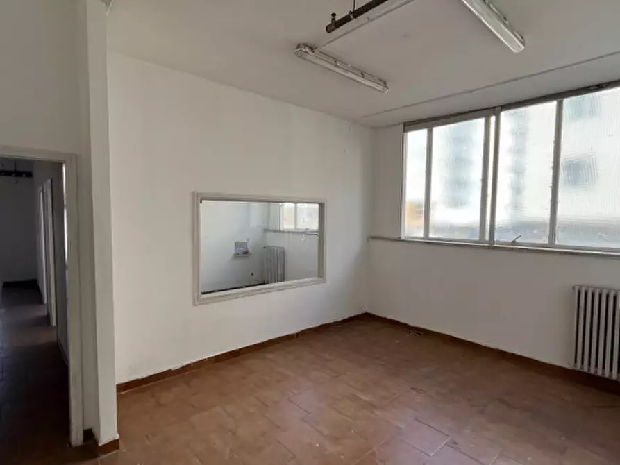 Immagine 10 di Capannone industriale in affitto  in VIA DELL'ARTIGIANATO a Ancona