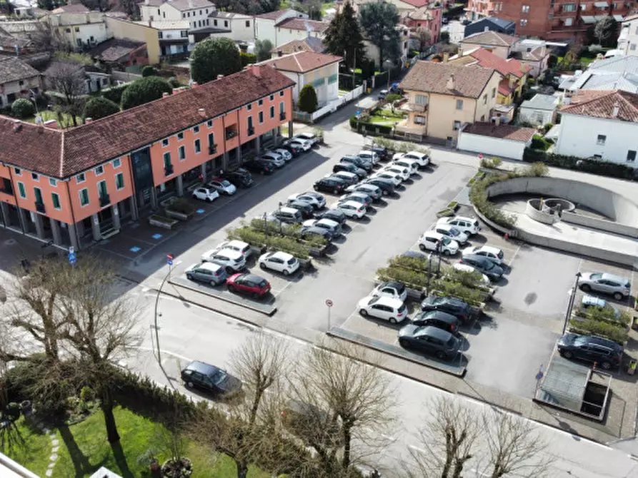 Immagine 2 di Garage in vendita  in Via Romanina a Castelfranco Veneto