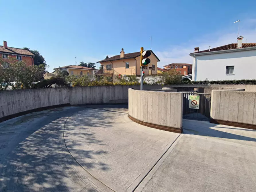 Immagine 5 di Garage in vendita  in Via Romanina a Castelfranco Veneto