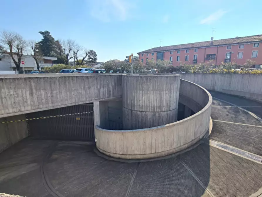 Immagine 6 di Garage in vendita  in Via Romanina a Castelfranco Veneto