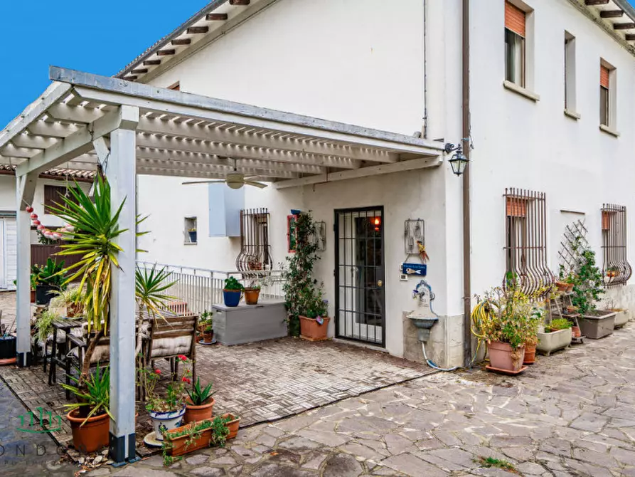 Immagine 1 di Casa bifamiliare in vendita  in Via Matilde di Canossa a Zola Predosa