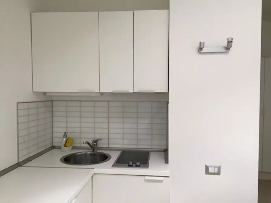 Immagine 5 di Appartamento in affitto  in via Venini, 33 a Milano