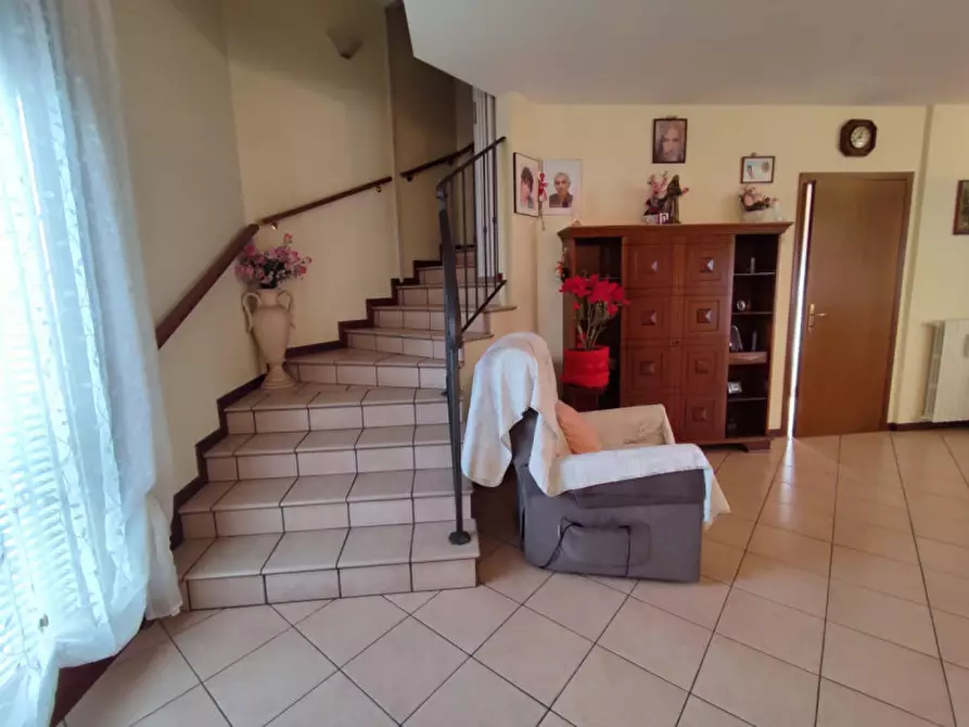 Immagine 3 di Casa bifamiliare in vendita  in Via Roma a Rovolon