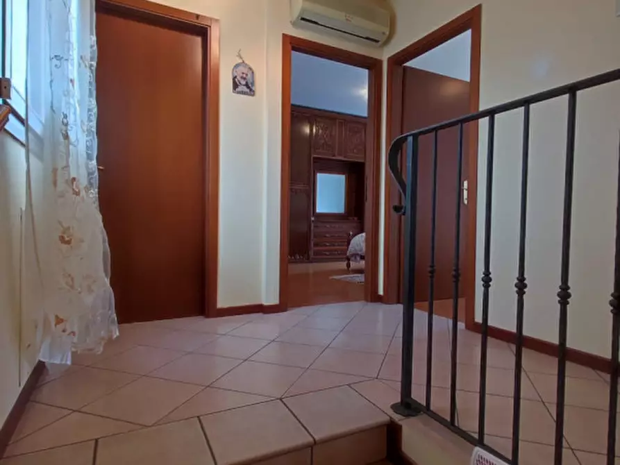 Immagine 4 di Casa bifamiliare in vendita  in Via Roma a Rovolon