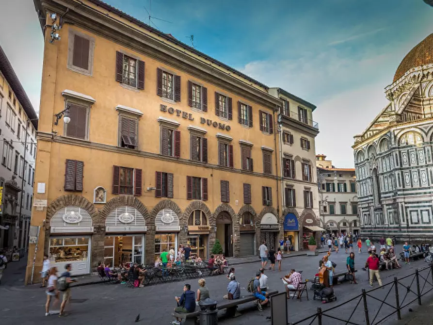 Immagine 3 di Negozio in affitto  in PIAZZA DEL DUOMO a Firenze