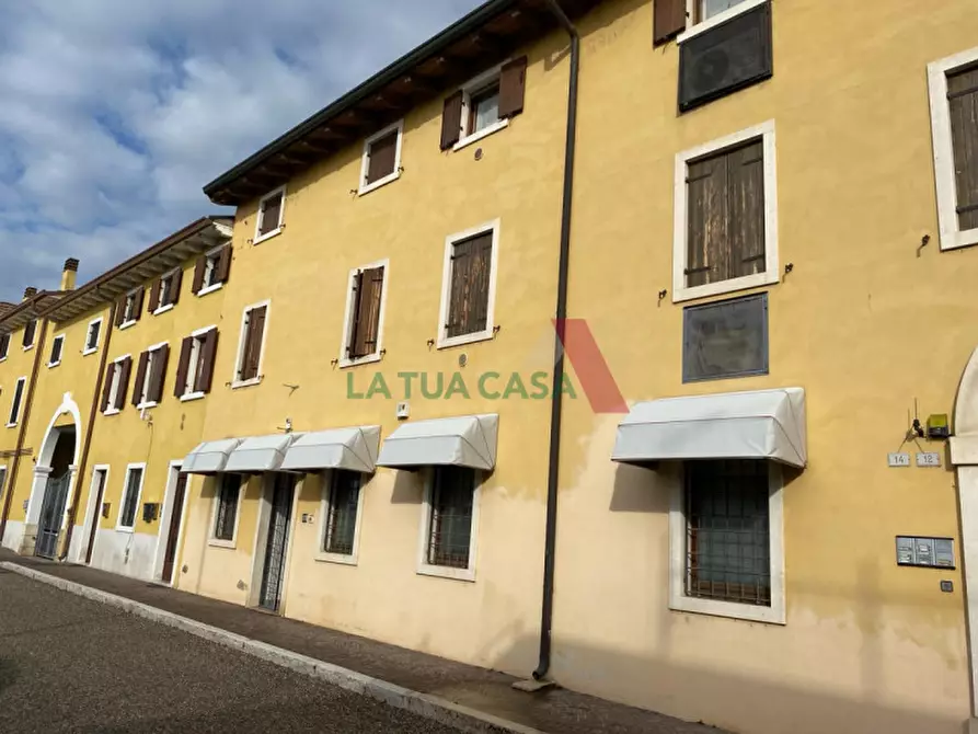 Immagine 1 di Appartamento in vendita  in via caluri a Villafranca Di Verona