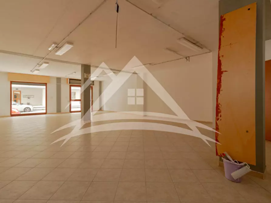 Immagine 3 di Ufficio in vendita  in Via Emilio Lussu, 3E a Porto Torres