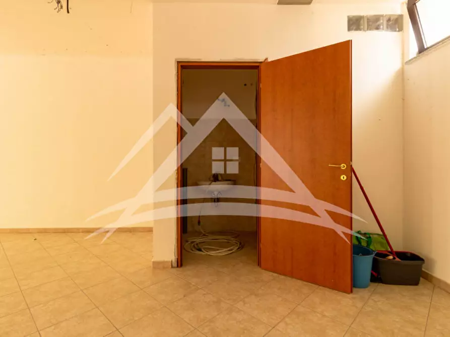 Immagine 5 di Ufficio in vendita  in Via Emilio Lussu, 3E a Porto Torres