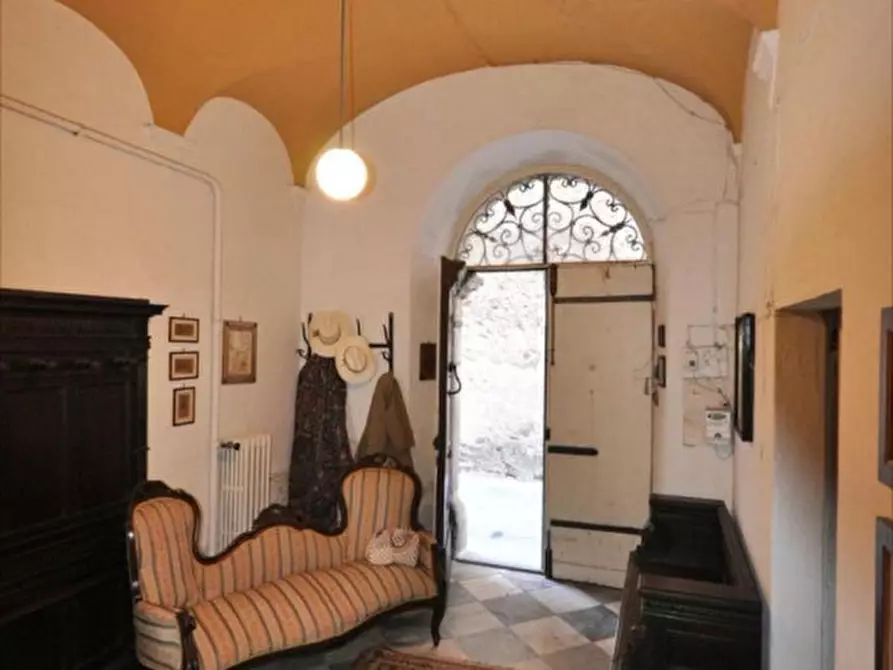 Immagine 1 di Palazzo in vendita  a Scansano