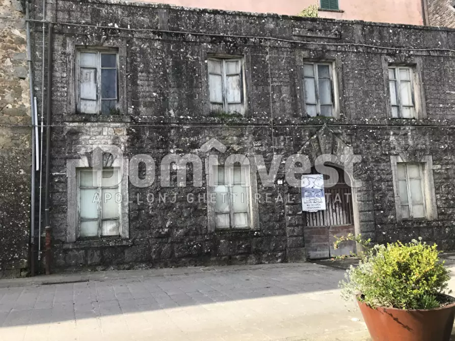 Immagine 8 di Palazzo in vendita  a Scansano