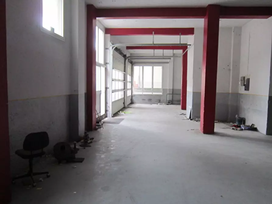 Immagine 9 di Magazzino in vendita  a Lumezzane