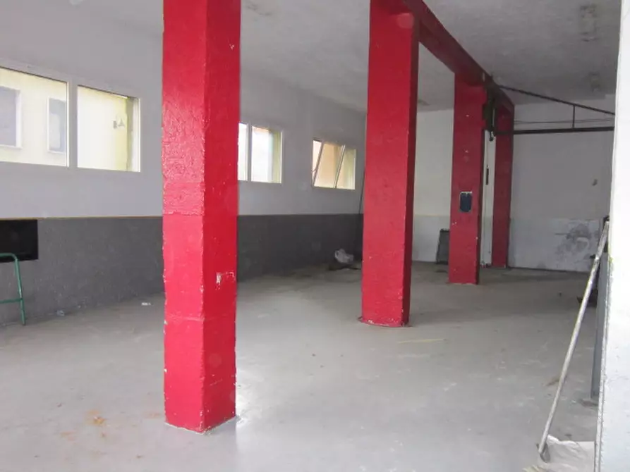 Immagine 11 di Magazzino in vendita  a Lumezzane