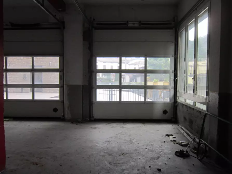 Immagine 12 di Magazzino in vendita  a Lumezzane