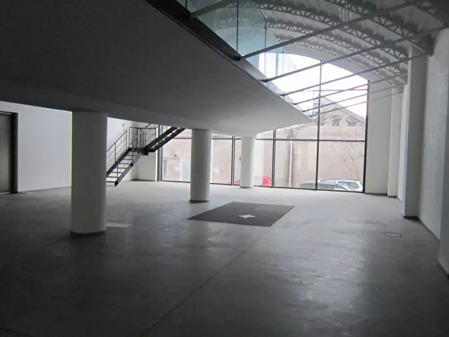 Immagine 7 di Ufficio in vendita  a Brescia