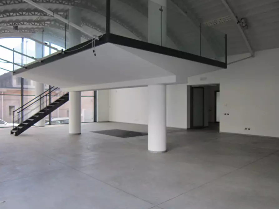 Immagine 8 di Ufficio in vendita  a Brescia