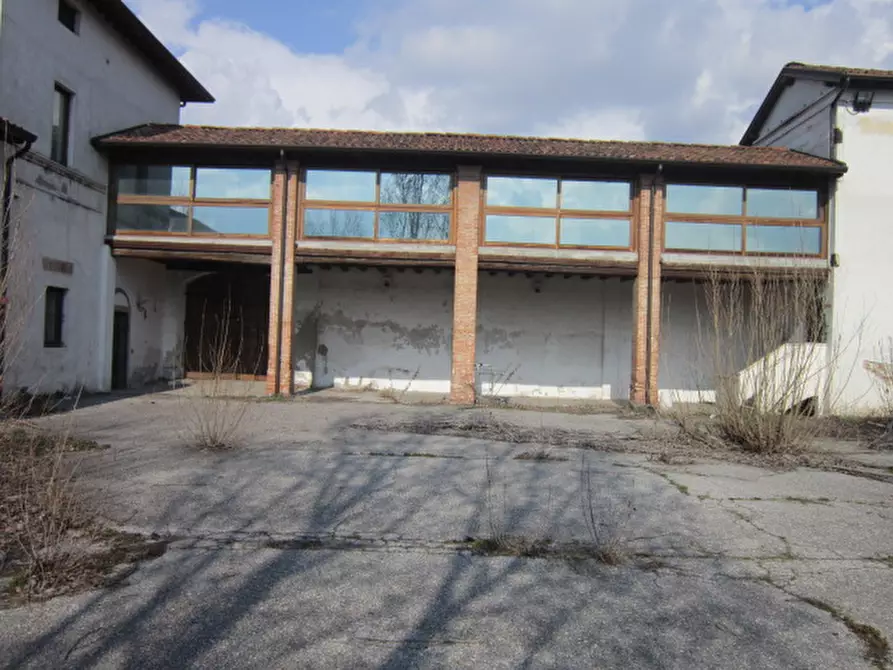 Immagine 5 di Palazzo in vendita  a Brescia