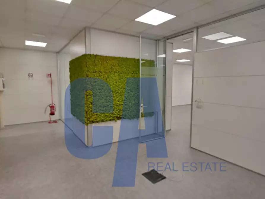 Immagine 4 di Ufficio in affitto  in VIALE CERTOSA a Milano