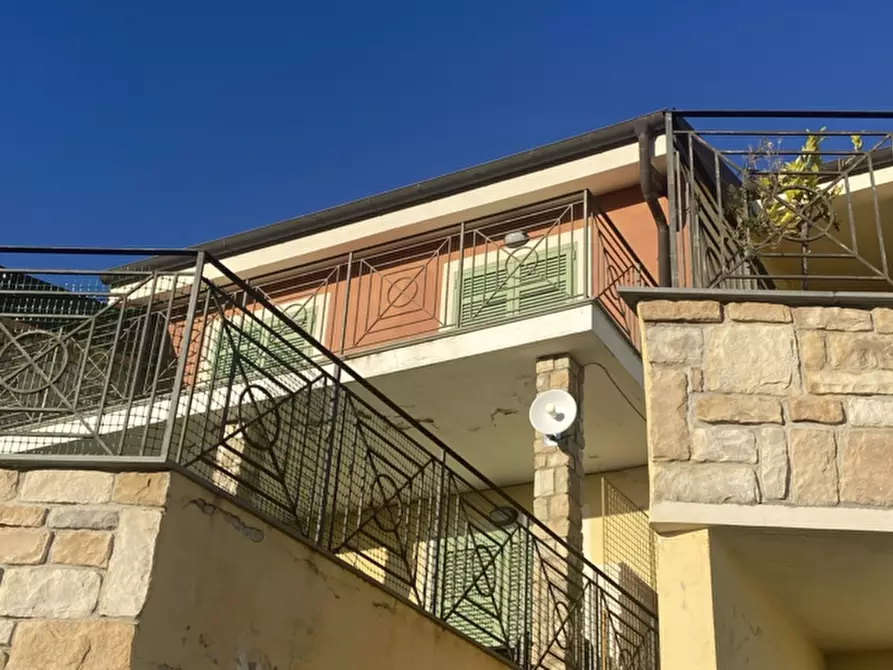 Immagine 1 di Appartamento in vendita  in Strada Pose a Castellaro