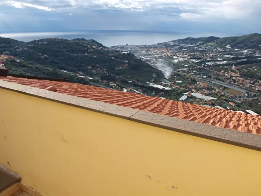 Immagine 34 di Appartamento in vendita  in Strada Pose a Castellaro