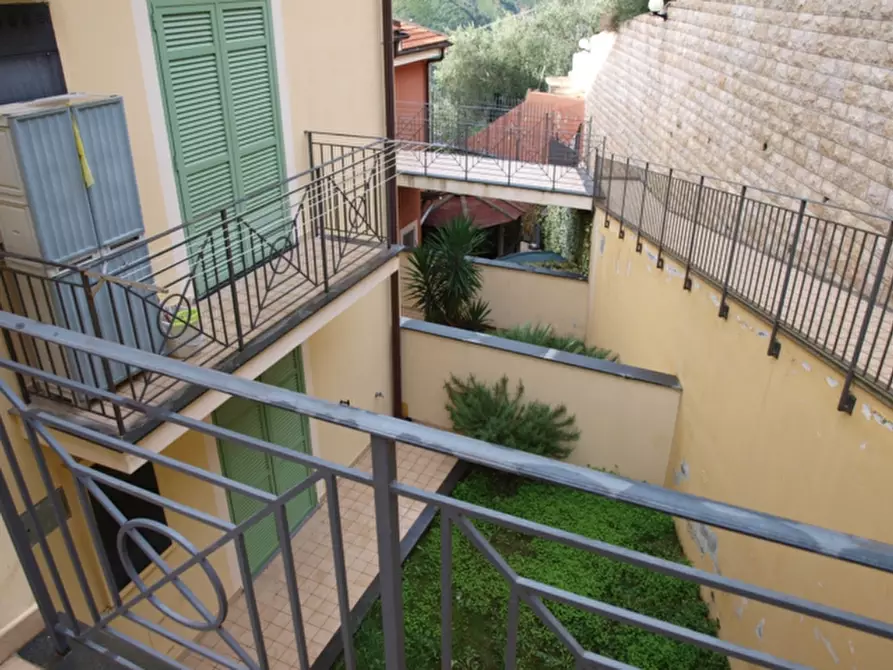 Immagine 36 di Appartamento in vendita  in Strada Pose a Castellaro