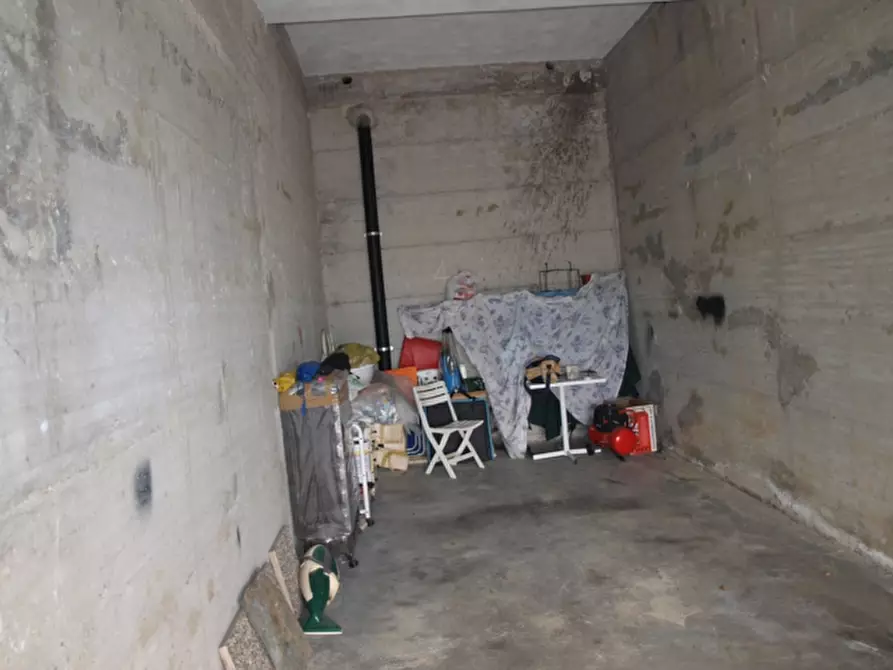 Immagine 37 di Appartamento in vendita  in Strada Pose a Castellaro