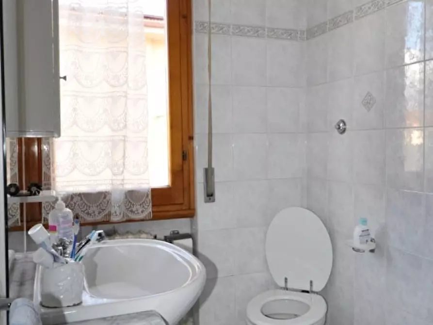 Immagine 13 di Appartamento in vendita  in Viale Europa a Terranuova Bracciolini