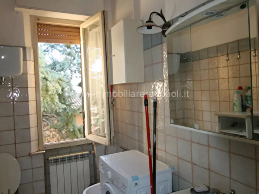 Immagine 8 di Appartamento in vendita  a Sinalunga