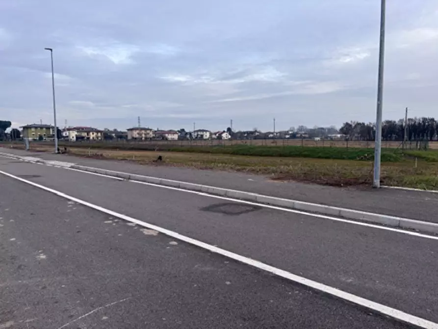 Immagine 5 di Terreno in vendita  a Caldogno