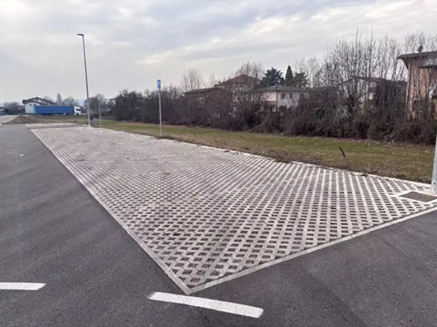 Immagine 7 di Terreno in vendita  a Caldogno