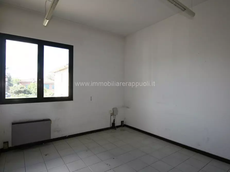 Immagine 1 di Ufficio in affitto  a Sinalunga