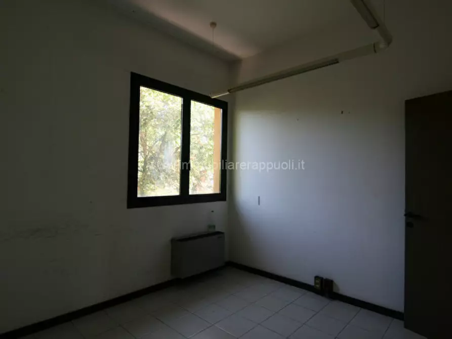 Immagine 3 di Ufficio in affitto  a Sinalunga