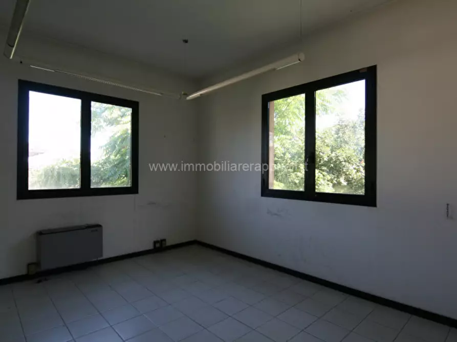 Immagine 4 di Ufficio in affitto  a Sinalunga