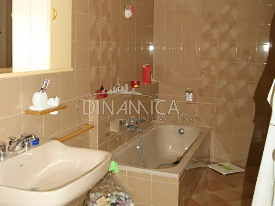 Immagine 23 di Rustico / casale in vendita  a Fucecchio