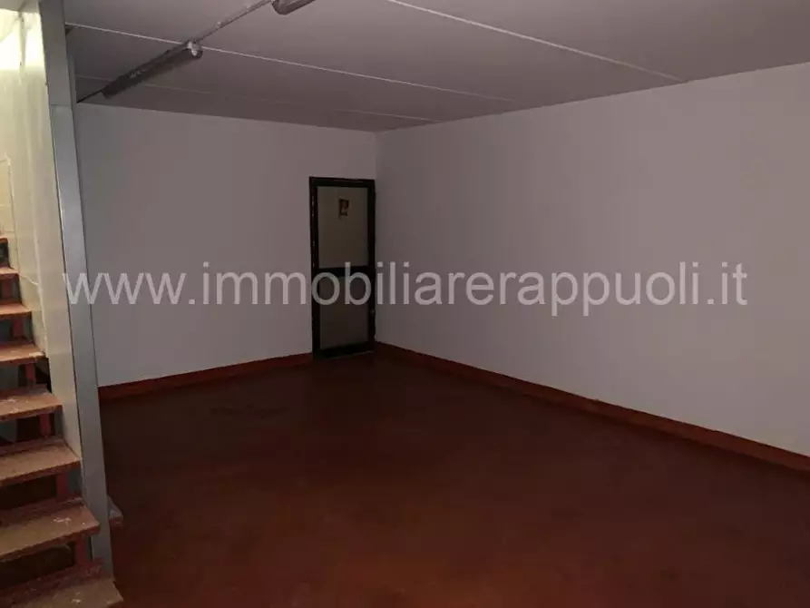 Immagine 7 di Attività commerciale in vendita  a Torrita Di Siena