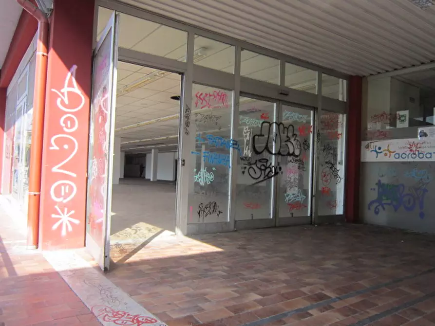 Immagine 20 di Negozio in vendita  in Via Europa 110 a Concesio