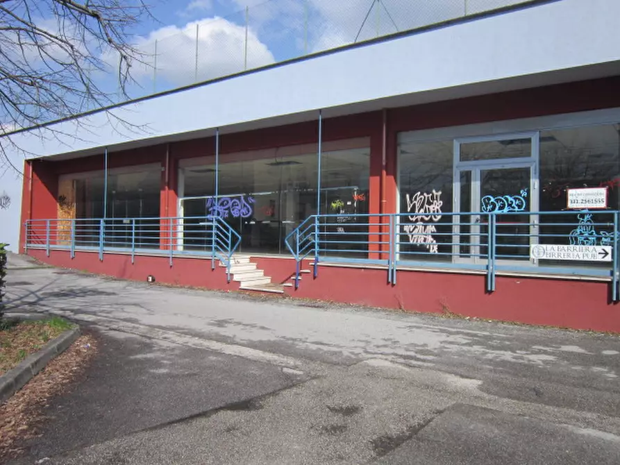 Immagine 22 di Negozio in vendita  in Via Europa 110 a Concesio