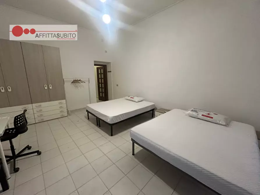 Immagine 4 di Camera in affitto  in via san nicandro 9 a Napoli