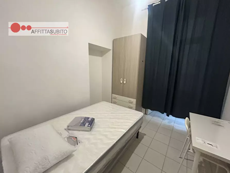 Immagine 9 di Camera in affitto  in via san nicandro 9 a Napoli