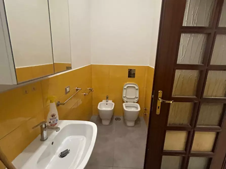 Immagine 11 di Camera in affitto  in via san nicandro 9 a Napoli