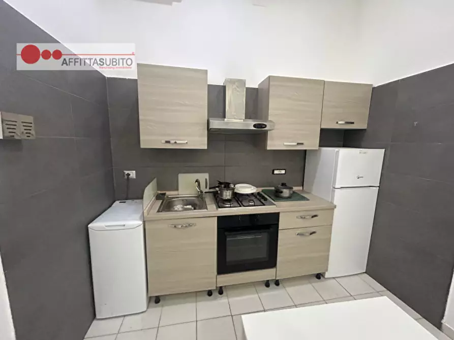 Immagine 14 di Camera in affitto  in via san nicandro 9 a Napoli