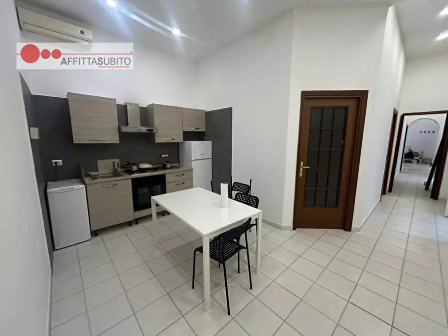 Immagine 15 di Camera in affitto  in via san nicandro 9 a Napoli