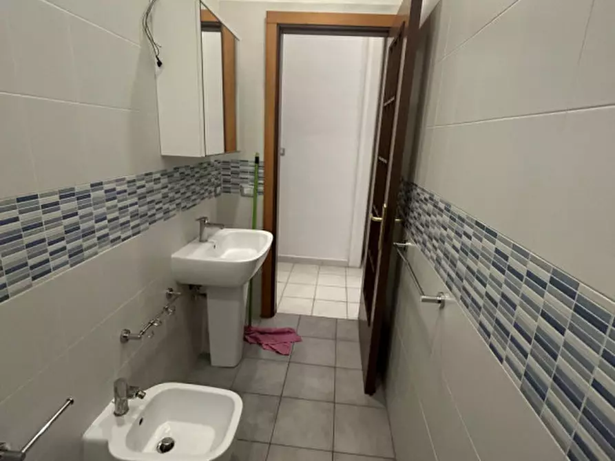 Immagine 17 di Camera in affitto  in via san nicandro 9 a Napoli